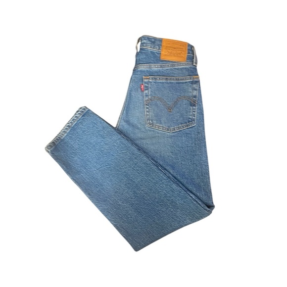 Levi’s Wedgie Straight Leg Jeans - Picture 2 of 2